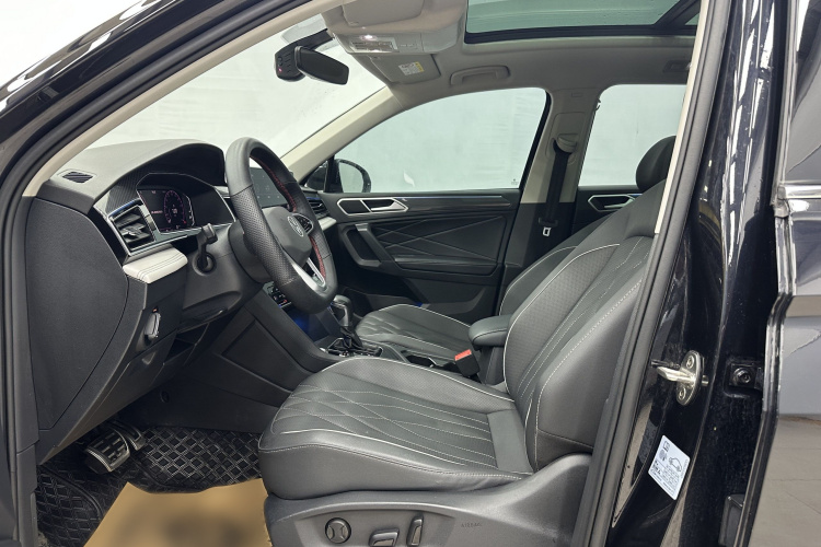 大众 途观L 2022款 330TSI 自动两驱R-Line越享版中控内饰7001