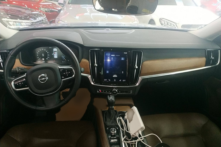 沃尔沃S90 2019款 T5 智远版中控内饰7002