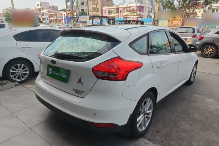 福特 福克斯 2015款 两厢 EcoBoost 125 自动超能风尚型车身外观6005