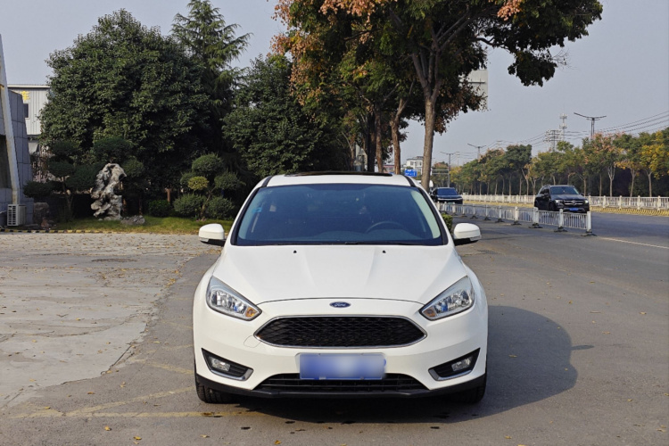 福特 福克斯 2015款 两厢 EcoBoost 180 自动精英型车身外观6006