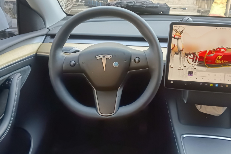 特斯拉 Model Y 2022款 改款 后轮驱动版中控内饰13
