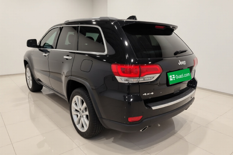 Jeep 大切诺基(进口) 2017款 3.0L 舒享导航版车身外观5