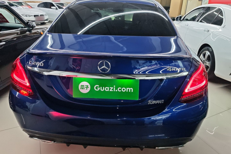 奔驰C级 2019款 C 260 运动版车身外观6