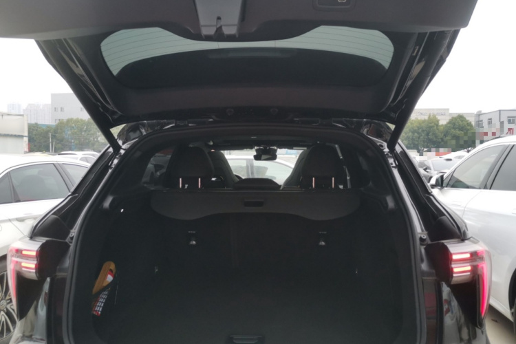 领克01 EM-P 2023款 1.5TD EM-P PM机舱底盘23