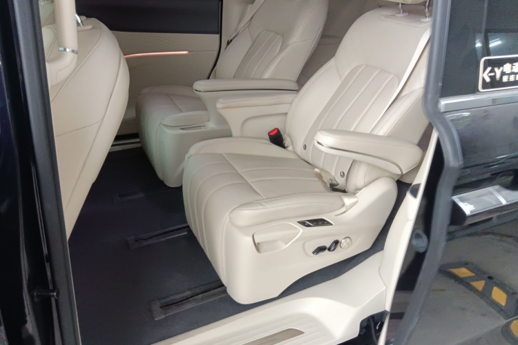 岚图汽车 岚图梦想家 2022款 低碳版 想+智驾包中控内饰7004