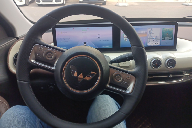 五菱汽车 五菱缤果 2023款 333km 灵犀互联款中控内饰13