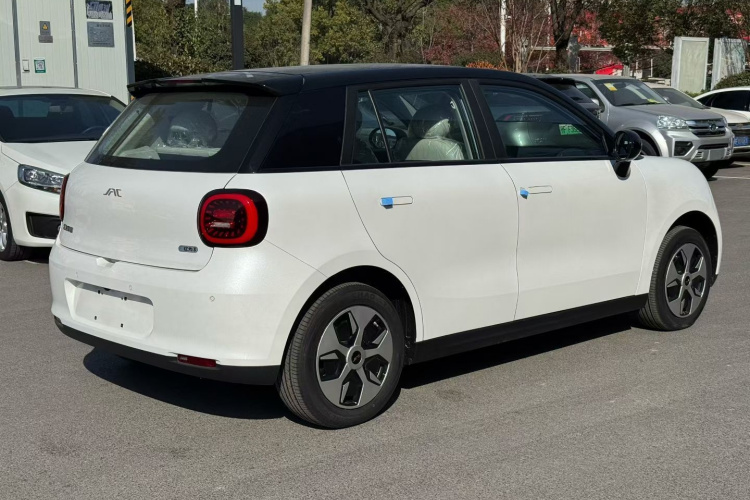 江淮钇为 钇为3 2024款 挚爱版 330km Air车身外观6005