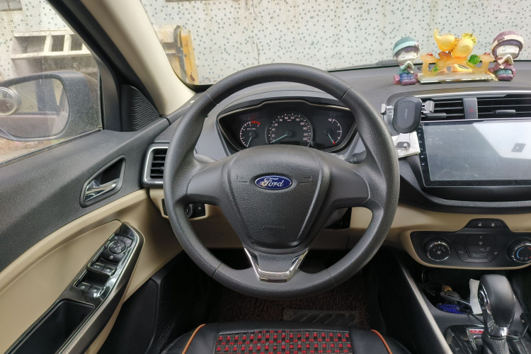 福特 福睿斯 2017款 1.5L 自动舒适型中控内饰13