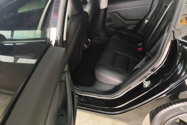 特斯拉 Model 3 2022款 后轮驱动版中控内饰21