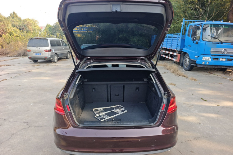 奥迪A3 2016款 Sportback 35 TFSI 领英型机舱底盘23