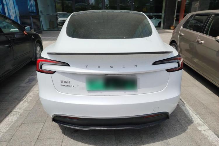 特斯拉 Model 3 2023款 长续航全轮驱动版车身外观6004