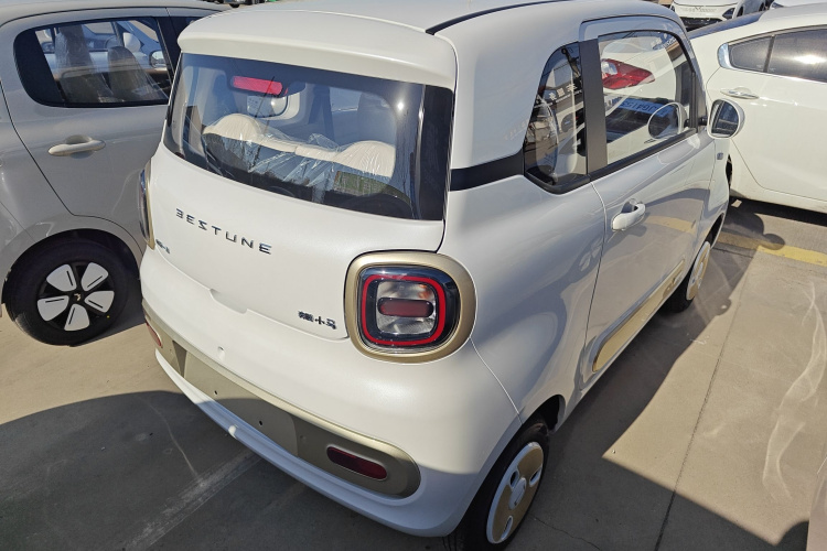 奔腾小马 2026款 222km 炫彩马车身外观7