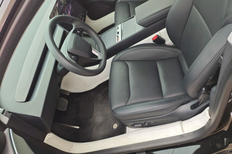 特斯拉 Model 3 2023款 后轮驱动版局部细节19