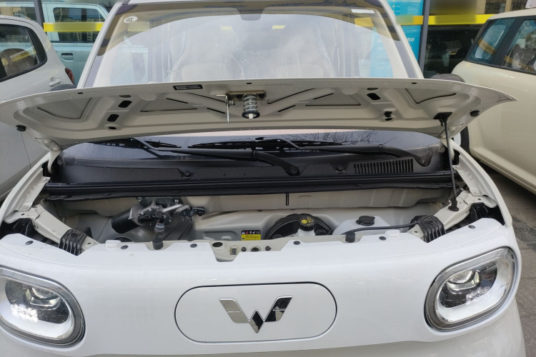 五菱汽车 宏光MINIEV 2024款 第三代 215km 青春版机舱底盘24