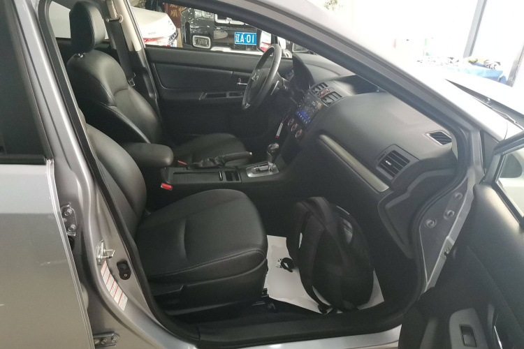 斯巴鲁XV 2012款 2.0i 精英版中控内饰41