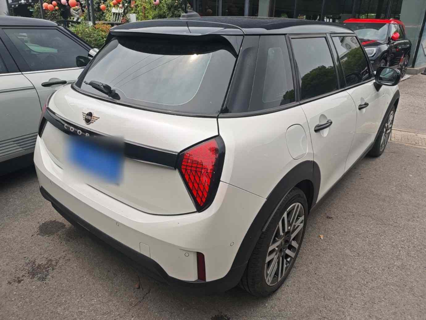 MINI 2025款 1.5T COOPER 经典派 五门版(5)