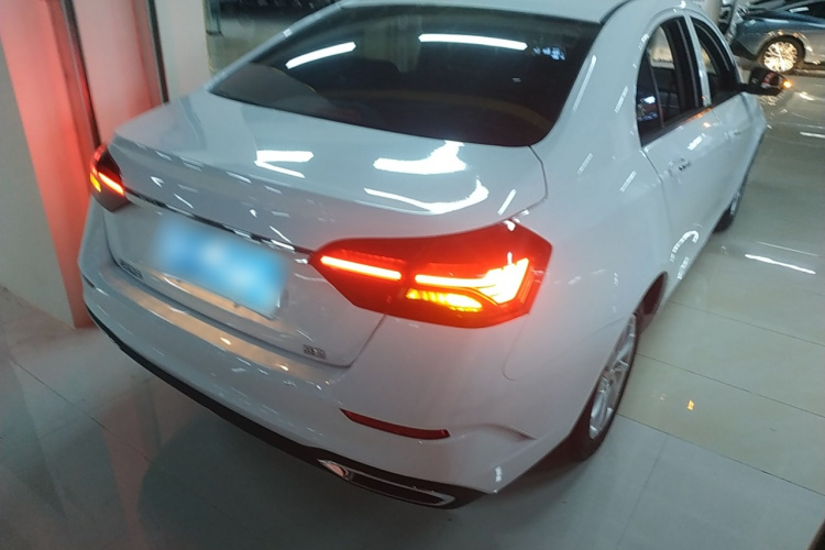 吉利汽车 帝豪 2021款 UP 1.5L CVT舒适型车身外观7