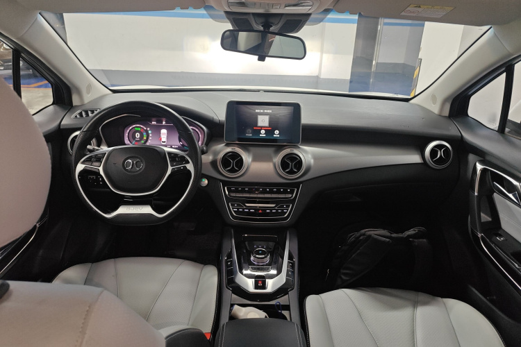 北京汽车 北京EU5 2018款 R550 智潮版中控内饰12