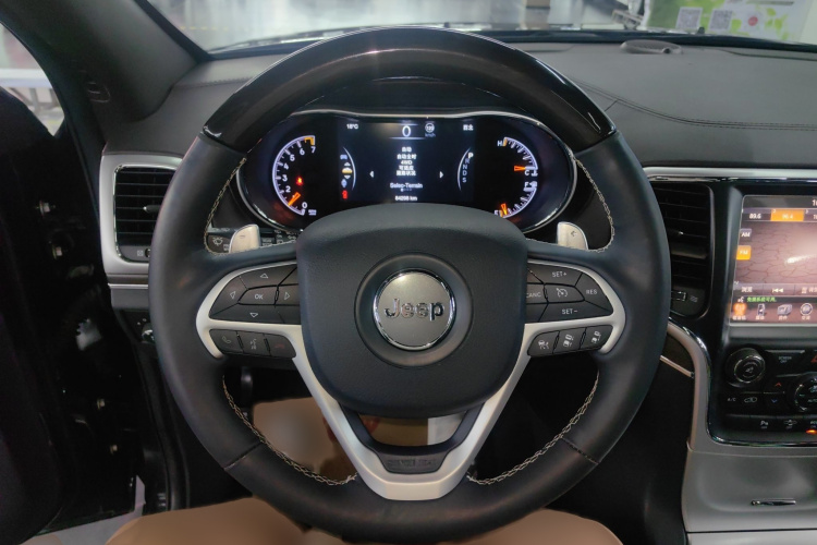 Jeep 大切诺基(进口) 2015款 3.6L 豪华导航版局部细节13