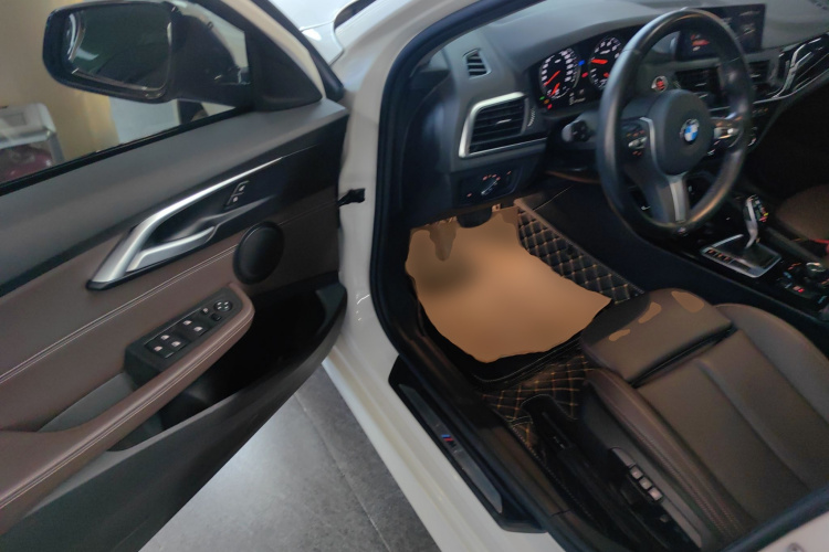宝马1系 2020款 120i M运动套装中控内饰7003