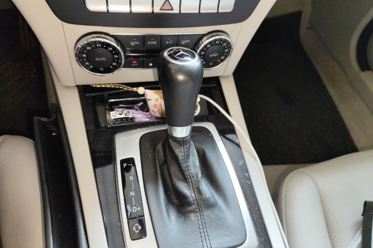 奔驰C级 2013款 C 180 CGI 经典型局部细节18