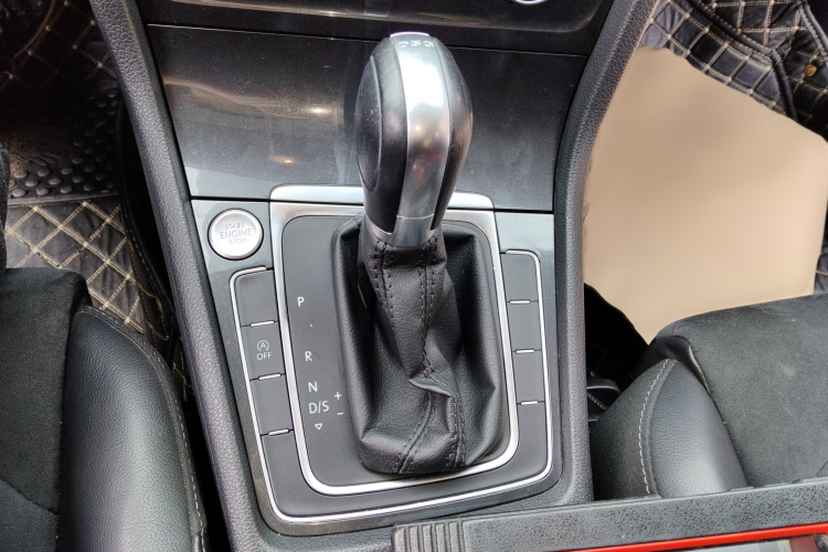 大众 高尔夫 2018款  230TSI 自动豪华型局部细节18