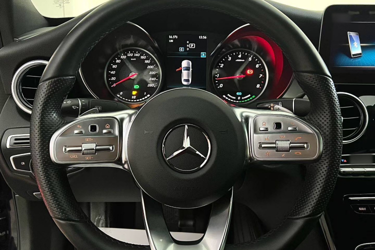 奔驰C级 2019款 C 260 运动版中控内饰7001