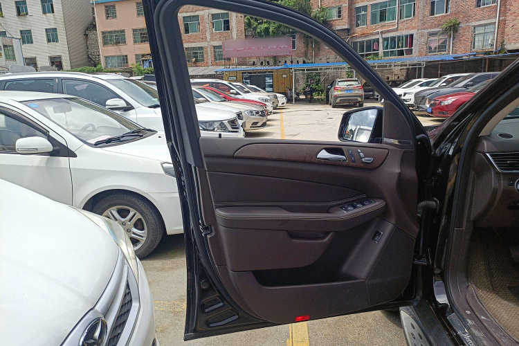 奔驰GLE 2017款 GLE 320 4MATIC 豪华型中控内饰7007
