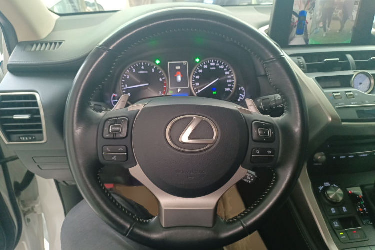 雷克萨斯NX 2017款 200 前驱 锋行版中控内饰13