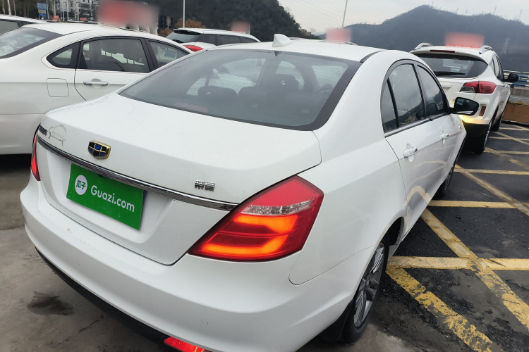 吉利汽车 帝豪 2017款 三厢百万款 1.5L 手动向上版车身外观7