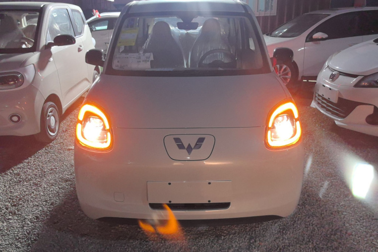 五菱汽车 宏光MINIEV 2025款 四门版 进阶款车身外观2