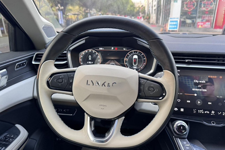 领克01 2021款 2.0TD 两驱耀Pro中控内饰7006