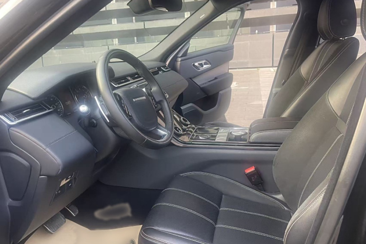 路虎 揽胜星脉 2020款 P250 R-DYNAMIC S中控内饰7007