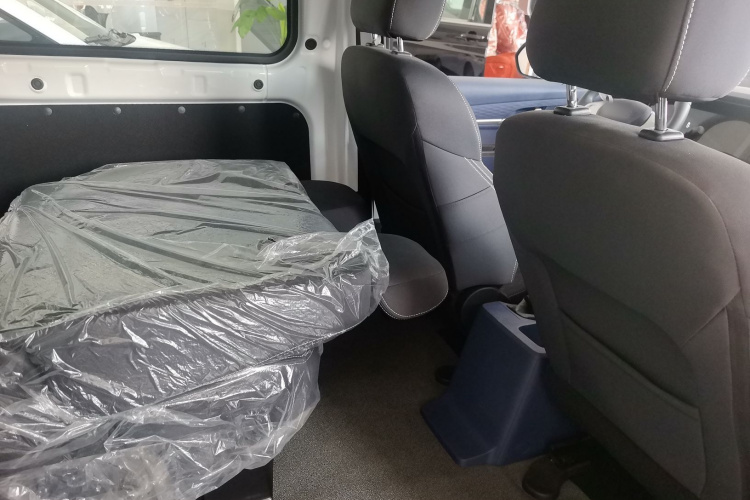 BAW北汽制造 锐胜王牌M7 2024款 1.6L 长轴创富型 7座中控内饰7001