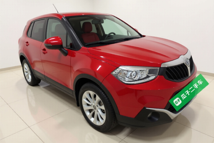 中华V3 2015款 1.5L 手动精英型车身外观3