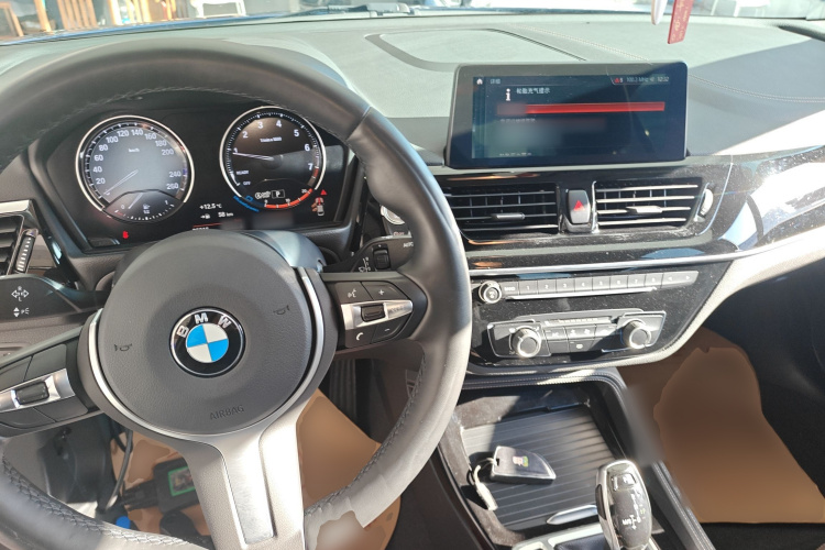 宝马1系 2021款 120i M运动曜夜版中控内饰12