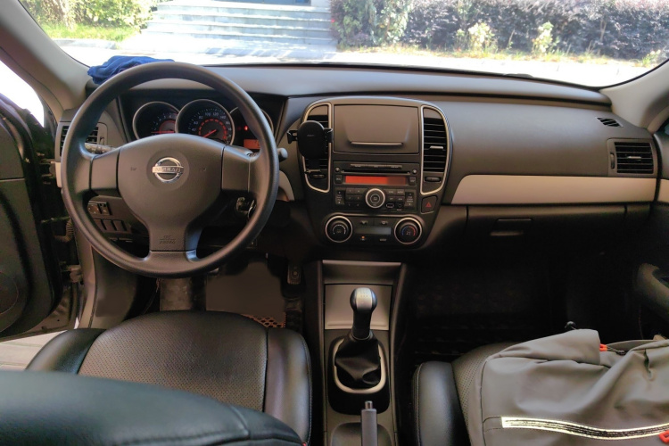 日产 轩逸 2016款 1.6XE 手动舒适版中控内饰7002