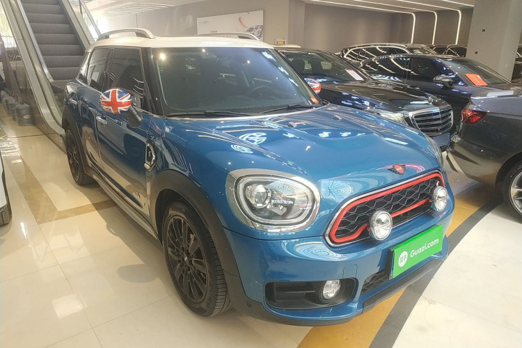 MINI Countryman 2019款 2.0T COOPER S ALL4 经典派车身外观6002