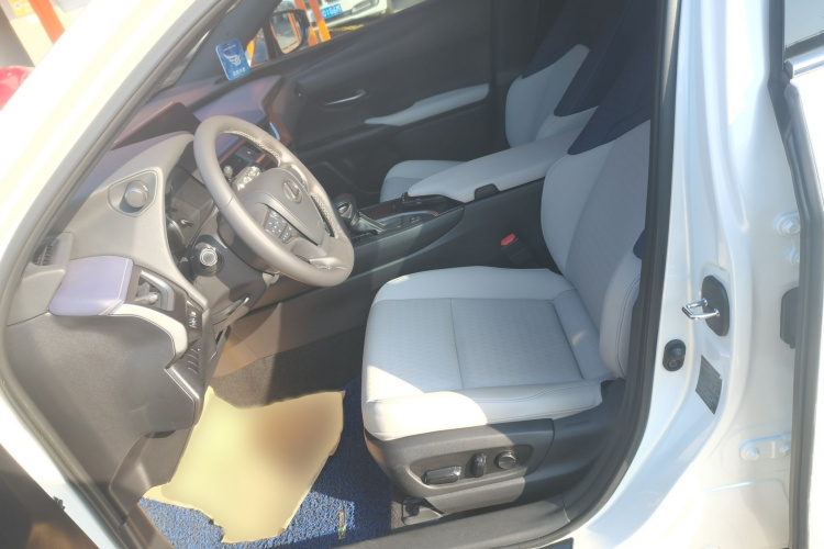 雷克萨斯UX 2020款 200 特别版局部细节19