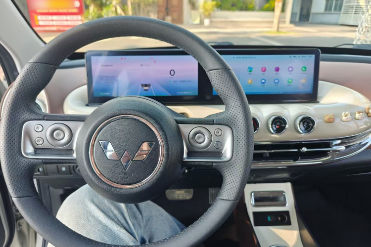 五菱汽车 五菱缤果 2024款 333km 灵犀互联款中控内饰7002