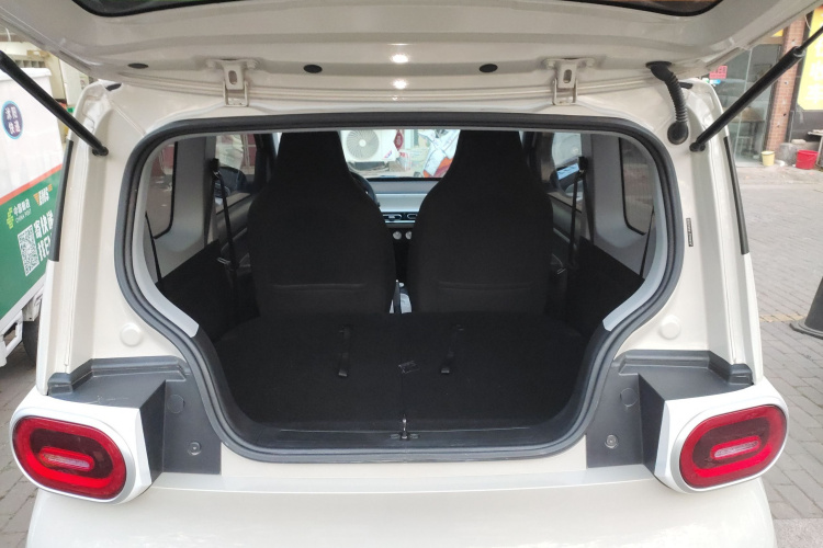 五菱汽车 宏光MINIEV 2024款 第三代 215km 青春版机舱底盘23