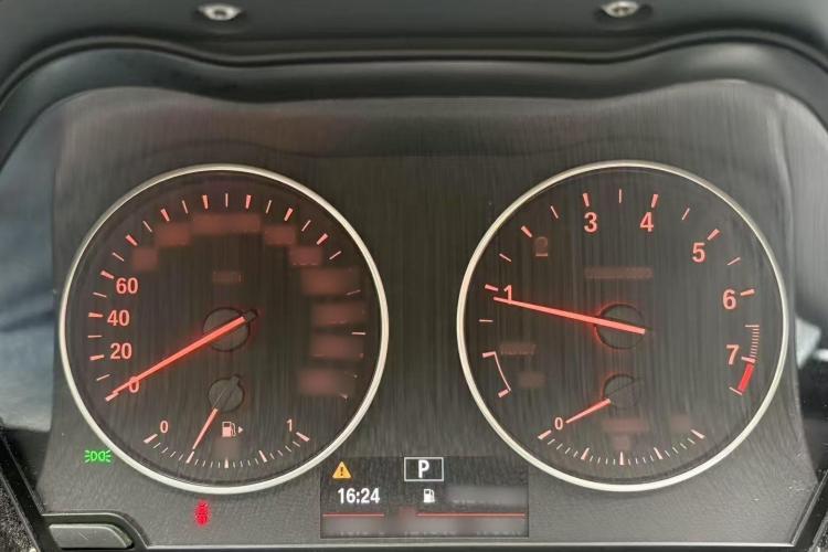 宝马2系多功能旅行车 2015款 218i 领先型局部细节14