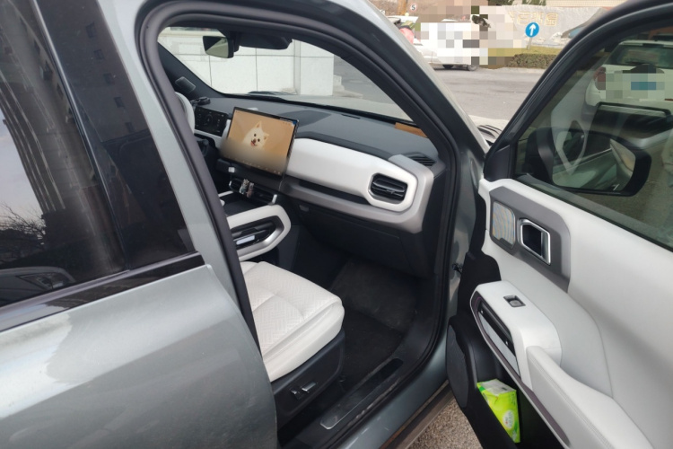 方程豹 钛3 2025款 501KM 四驱智驾Ultra版局部细节9005