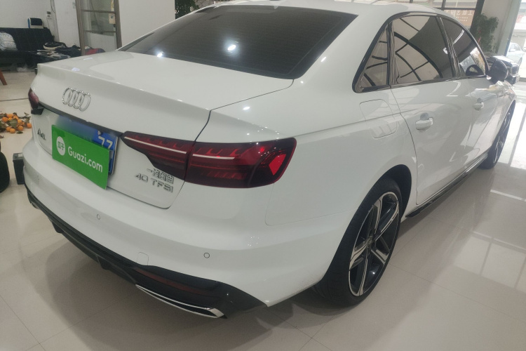 奥迪A4L 2024款 40 TFSI 豪华动感型车身外观6