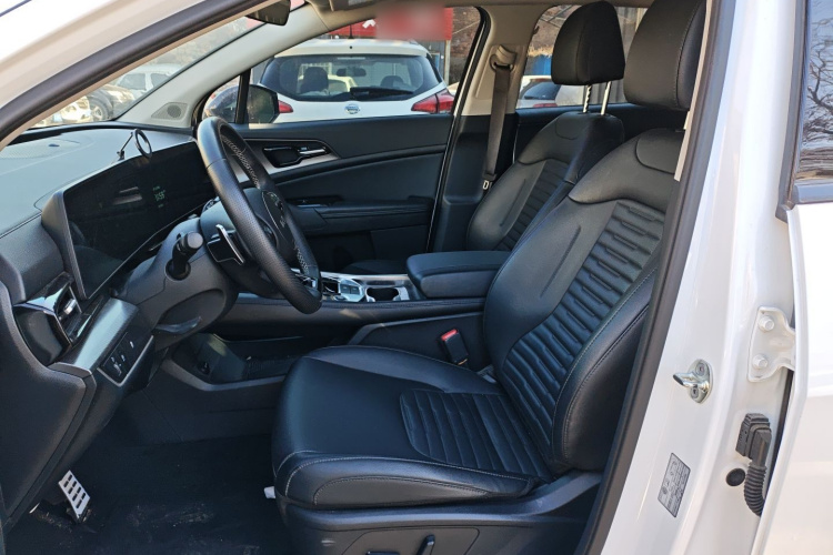 起亚 狮铂拓界 2023款 2.0T 两驱尊贵版局部细节19