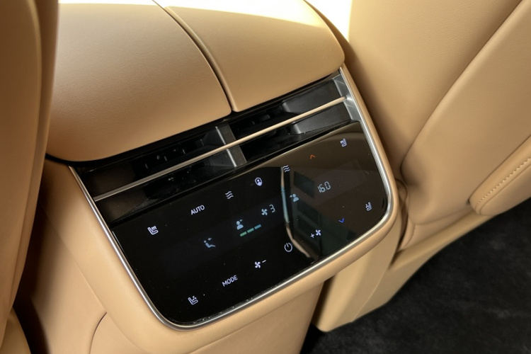 鸿蒙智行 享界S9 2024款 纯电 Ultra 四驱旗舰版中控内饰7007