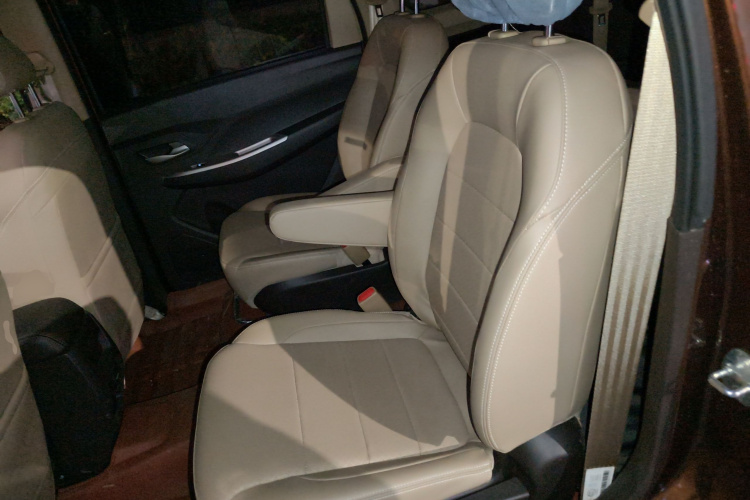 五菱汽车 五菱宏光 2021款 1.5L改款 S舒适型 液压助力LAR中控内饰21