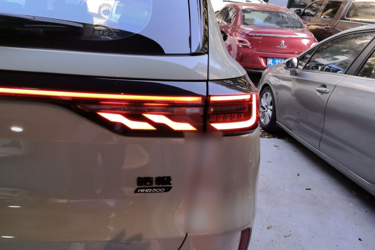 东风风神 皓极 2022款 马赫双擎 1.5T MHD 敢梦版车身外观9