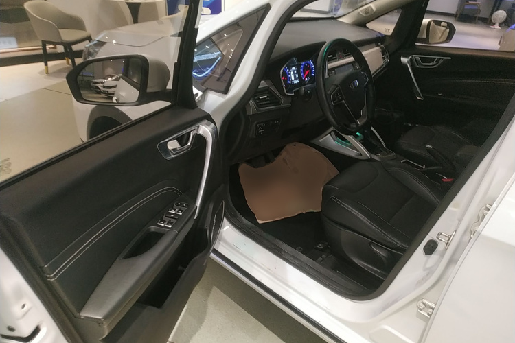 吉利汽车 远景X3 2017款 1.5L 自动尊贵型中控内饰20