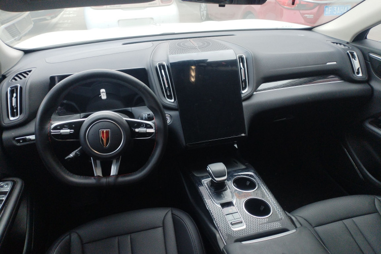 红旗HS3 PHEV 2024款 PHEV 115km 劲为版中控内饰12